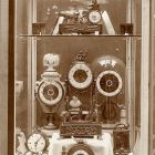 Exhibition photograph - clocks from Selma Strasser-Feldau's collection at the exhibition of " Amateur Collectors" of the Museum of Applied Arts 1907 (XI. vitrine)