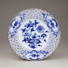 Plate - With pierced rim, with the so-called onion pattern or Zwiebelmuster (part of a tableware set for 12 persons)