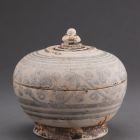 Box with cover - With a lotus bud shaped handle (from the cargo of the Xuande shipwreck)