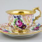 Cup and saucer - Wirh floral decoration