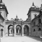 Architectural photograph - courtyard of the Károlyi-Csekonics palace (Budapest, Múzeum u. 17.)