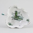 Sugar dish - Leaf shaped, with a veduta scene in the well