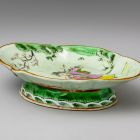 Footed bowl - With chinoiserie decoration