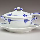 Sauce boat with lid and spoon (part of a set)