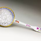 Sugar spoon - With flowers on the handle and the rim