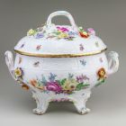 Tureen with lid - decorated with painted and sculptural flowers