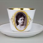 Cup and saucer - With a portrait of a woman on the cup