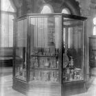 Exhibition photograph - Venetian and Bohemina glass in the standing exhibition of the Museum of Applied Arts