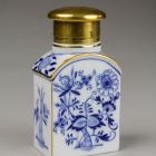 Tea canister with cap - With the so-called onion pattern or Zwiebelmuster (part of a tableware set for 12 persons)