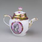 Small teapot with lid - Decorated with polychrome flowers and classicising portraits painted in grisaille