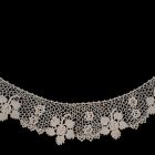 Lace collar