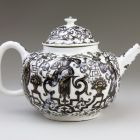 Tea pot with lid