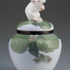 Sweets dish with lid - With a hazelnut branch pattern, with a mouse figurine on the lid