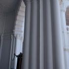 Architectural photograph - pillar between the exhibition hall and the ground floor's vestibul, Museum of Applied Arts