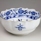 Bowl - With the so-called onion pattern or Zwiebelmuster (part of a tableware set for 12 persons)