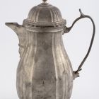 Coffee pot with lid