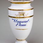 Pharmacy jar with lid - With the inscription "Unguent: / Elemi."