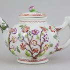 Teapot with lid