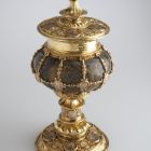 Standing cup with cover - serpentine cup