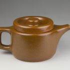 Tea pot with lid (part of a set