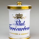 Pharmacy jar with lid - With the inscription "Pilul: / Ferricarbonic:"