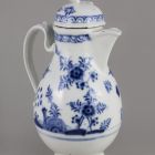 Coffee pot with lid - With the so-called Strohblumen, strawflower pattern