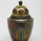 Ornamental vessel with lid - Urn-shaped