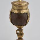 Coconut cup with cover