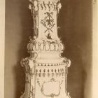 Exhibition photograph - fayence stove with late Baroque ornaments from the Podmaniczky mansion in Aszód in the permanent exhibition of the Museum of Applied Arts